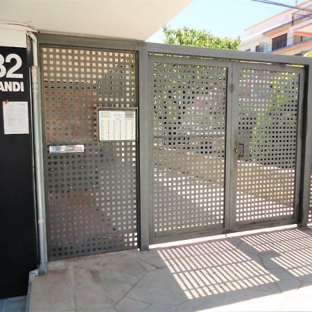 Lamoga-Sandi 4 2 Torredembarra Luaran gambar